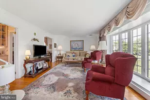 573 Hammond Dr, Yardley, PA 19067 - Photo 8