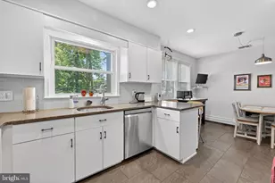 389 W Palmer St, Morrisville, PA 19067 - Photo 12