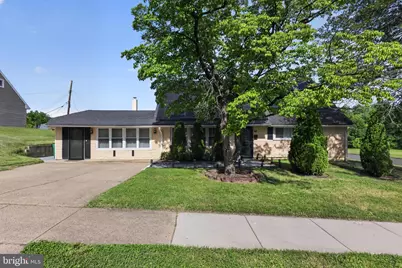 88 Cobalt Cross Road, Levittown, PA 19057 - Photo 4