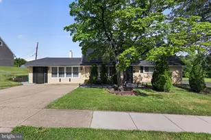 88 Cobalt Cross Rd, Levittown, PA 19057 - Photo 4