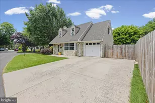 2083 Palmer Ave, Bristol, PA 19007 - Photo 4