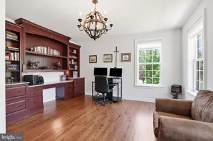 9 Walnut Wy, Langhorne, PA 19047 - Photo 4