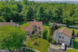 103 Grove Cir, Chalfont, PA 18914 - Photo 2