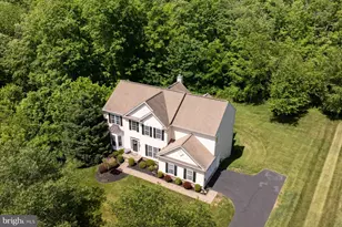 2818 Mountain Laurel Dr, Furlong, PA 18925 - Photo 2