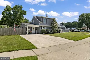 190 Northpark Dr, Levittown, PA 19054 - Photo 2