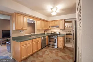 3237 Farragut Ct, Bensalem, PA 19020 - Photo 10
