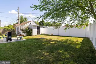 2513 Laurel Dr, Bristol, PA 19007 - Photo 16
