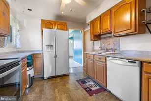 2513 Laurel Dr, Bristol, PA 19007 - Photo 34