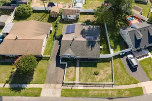 2513 Laurel Dr, Bristol, PA 19007 - Photo 12