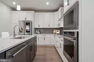 512 Fullerton Farm Ct, Chalfont, PA 18914 - Photo 2