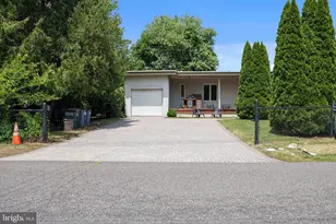 212 Skyline Dr, Feasterville-Trevose, PA 19053 - Photo 4
