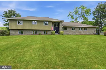 33 Woodhill Road, Newtown, PA 18940 - Photo 2