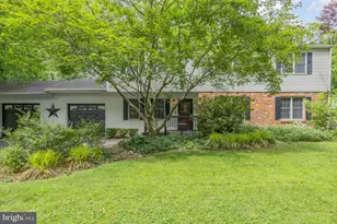 122 Brookside Dr, Feasterville-Trevose, PA 19053 - Photo 2