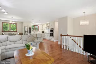 688 Fairfield Dr, Warminster, PA 18974 - Photo 2