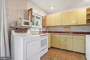 58 Trail Rd, Levittown, PA 19056 - Photo 10