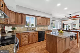 2002 Broad St, Perkasie, PA 18944 - Photo 14