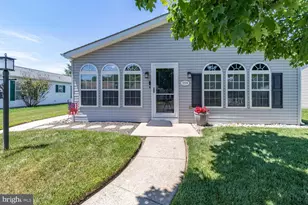 559 Spring Meadow Cir, New Hope, PA 18938 - Photo 2
