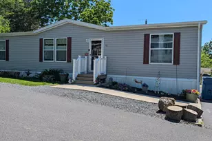 18 Woodedge Dr, Quakertown, PA 18951 - Photo 2