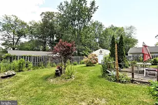70 Tall Pine Ln, Levittown, PA 19054 - Photo 26