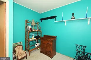 70 Tall Pine Ln, Levittown, PA 19054 - Photo 18
