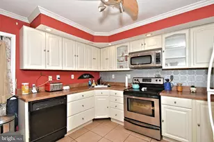 70 Tall Pine Ln, Levittown, PA 19054 - Photo 8