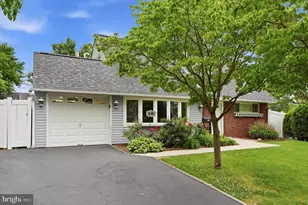 59 Quail Rd, Levittown, PA 19057 - Photo 2