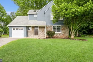 108 Williamson Ct, Chalfont, PA 18914 - Photo 2