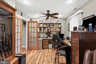 21 Red Rose Dr, Levittown, PA 19056 - Photo 46