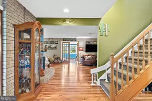 21 Red Rose Dr, Levittown, PA 19056 - Photo 16