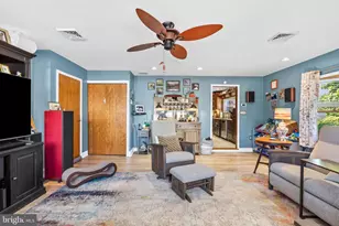 21 Red Rose Dr, Levittown, PA 19056 - Photo 14