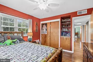 21 Red Rose Dr, Levittown, PA 19056 - Photo 30