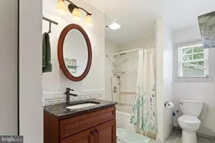111 Commonwealth Dr, Newtown, PA 18940 - Photo 24