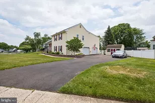 10 Monroe Way, Newtown, PA 18940 - Photo 2