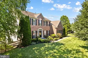 1472 Hidden Pond Dr, Yardley, PA 19067 - Photo 2