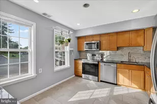 61 Constitution Ave, Doylestown, PA 18901 - Photo 4