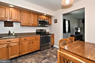 1443 Hampton Ln, Warminster, PA 18974 - Photo 8