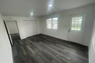 2715 Crest Ave, Bristol, PA 19007 - Photo 12