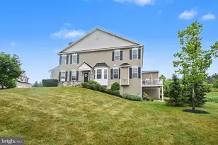 327 W Boulder Dr, Chalfont, PA 18914 - Photo 2