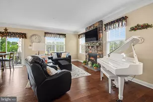 327 W Boulder Dr, Chalfont, PA 18914 - Photo 12