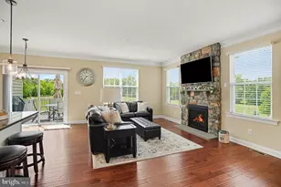 327 W Boulder Dr, Chalfont, PA 18914 - Photo 8