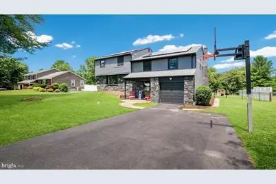 106 Cedarbrook Drive, Southampton, PA 18966 - Photo 2