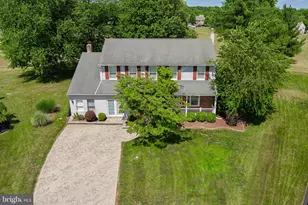 487 Cambridge Ln, Newtown, PA 18940 - Photo 2