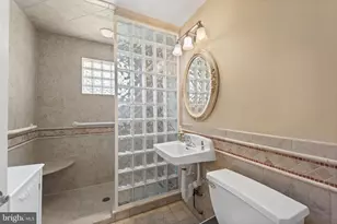 487 Cambridge Ln, Newtown, PA 18940 - Photo 18