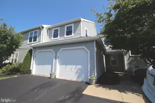 681A Rose Hollow Dr, Yardley, PA 19067 - Photo 2