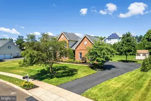 1415 Ridgewood Ln, Newtown, PA 18940 - Photo 2
