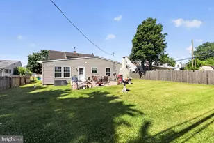 60 Pine Needle Rd, Levittown, PA 19056 - Photo 28