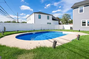 27 Bittersweet Rd, Levittown, PA 19057 - Photo 30