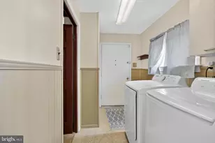 8 Marigold Cir, Levittown, PA 19054 - Photo 30