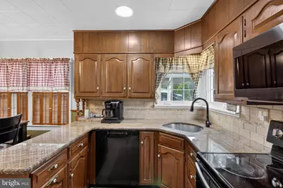 8 Marigold Circle, Levittown, PA 19054 - Photo 14