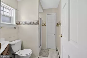 8 Marigold Cir, Levittown, PA 19054 - Photo 28